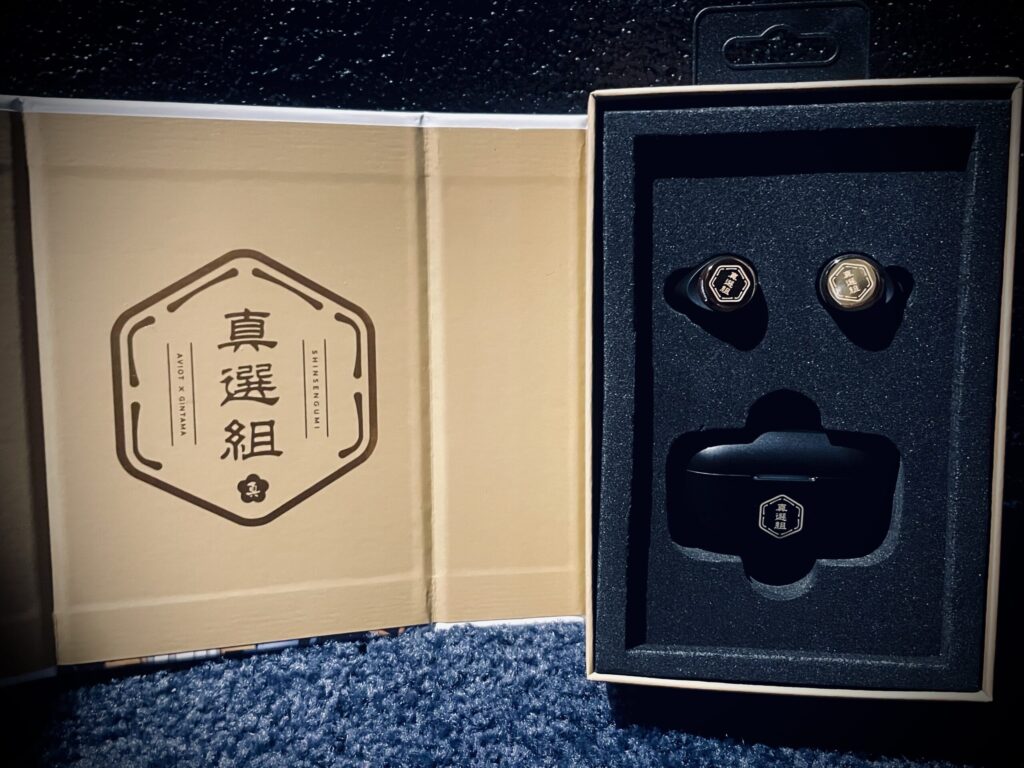 銀魂 AVIOT 真選組モデル ケースとイヤホン本体(ロゴ入り)gintama xaviot collab earphone